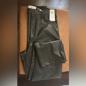 NWT Abercrombie and Fitch Leather 90’s Straight Ultra High Rise Size 10